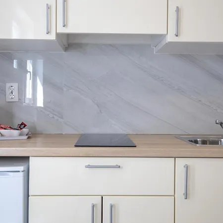 Tomas Πανσιόν