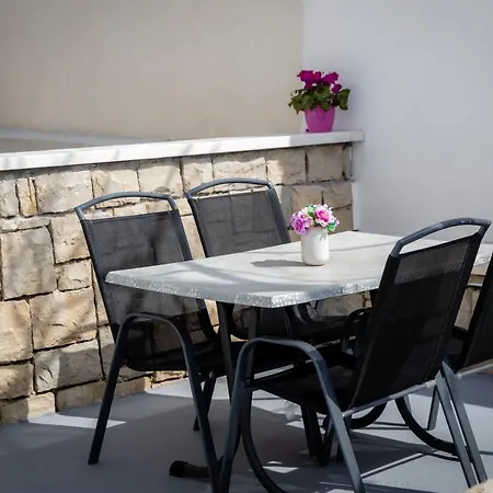 Πανσιόν Tomas