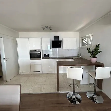 Tomas Πανσιόν Tučepi