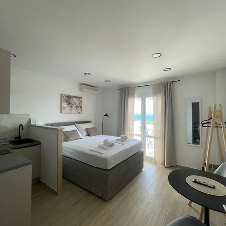 Tomas Πανσιόν