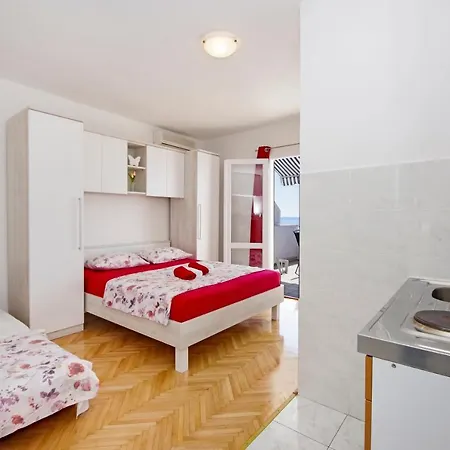 Tomas Πανσιόν Tučepi