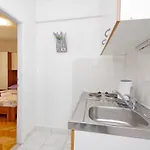 Tomas