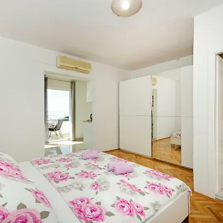 Tomas ゲストハウス 3*