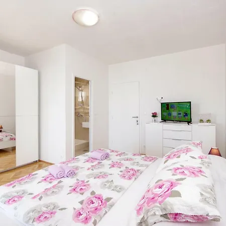 ゲストハウス Tomas